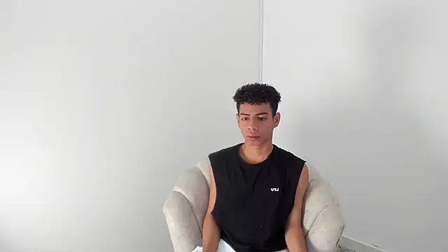 alexx cum18 online show from June 26, 2026, 2:01 pm