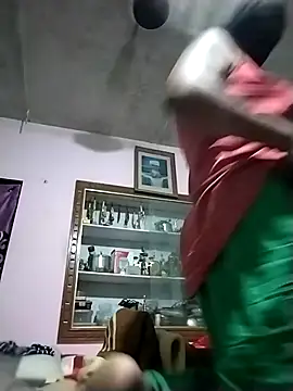 Snapshot of Ladycross chatting on February 23, 2026, 6:19 pm Ladycross online show from February 23, 2026, 6:19 pm