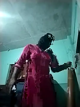 Snapshot of Ladycross chatting on February 15, 2026, 6:18 pm Ladycross online show from February 15, 2026, 6:18 pm