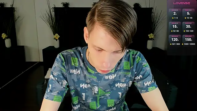 Snapshot of Erick_Wilson chatting on November 13, 2025, 8:07 am Erick Wilson online show from November 13, 2025, 8:07 am