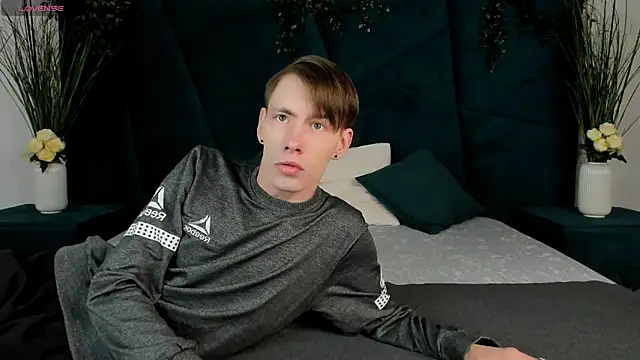 Snapshot of Erick_Wilson chatting on November 15, 2025, 5:44 am Erick Wilson online show from November 15, 2025, 5:44 am