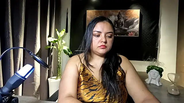 AzaraOnyx online show from May 26, 2026, 2:48 pm