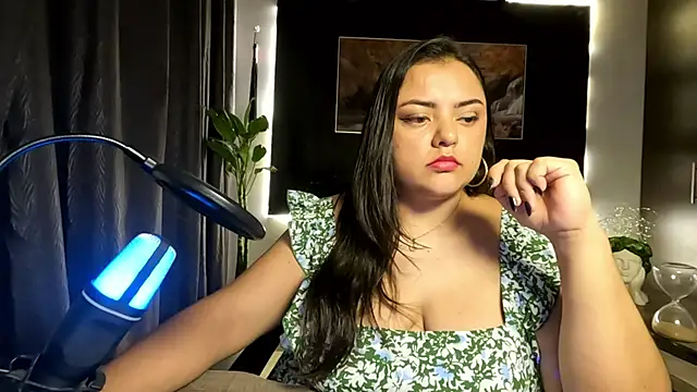 AzaraOnyx online show from May 29, 2026, 4:02 pm