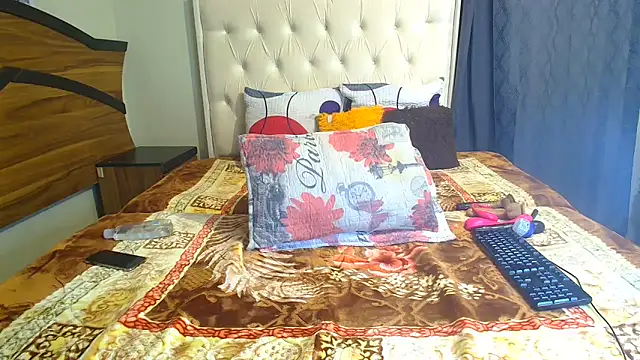 Queenxxxjesy online show from March 4, 2026, 1:35 am