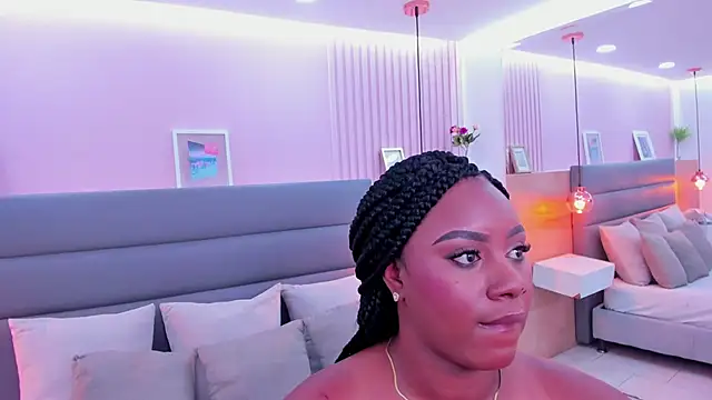 laia fisher  online show from April 2, 2026, 1:29 pm