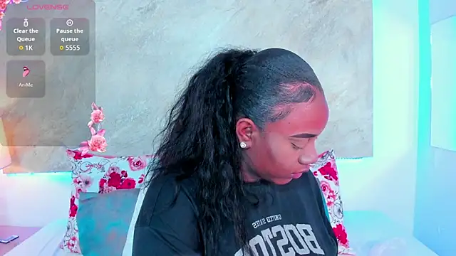 laia fisher  online show from March 19, 2026, 11:54 am