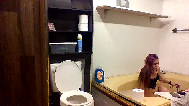 Snapshot of issyamazin chatting on February 17, 2026, 4:37 pm issyamazin online show from February 17, 2026, 4:37 pm