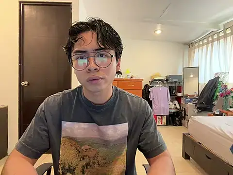 Snapshot of BentoBoxxx chatting on April 25, 2026, 6:27 pm BentoBoxxx online show from April 25, 2026, 6:27 pm