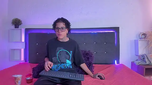 Snapshot of Ale_cuzz chatting on February 27, 2026, 3:01 pm Ale cuzz online show from February 27, 2026, 3:01 pm