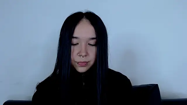 alien eyes09 online show from June 12, 2026, 1:36 am