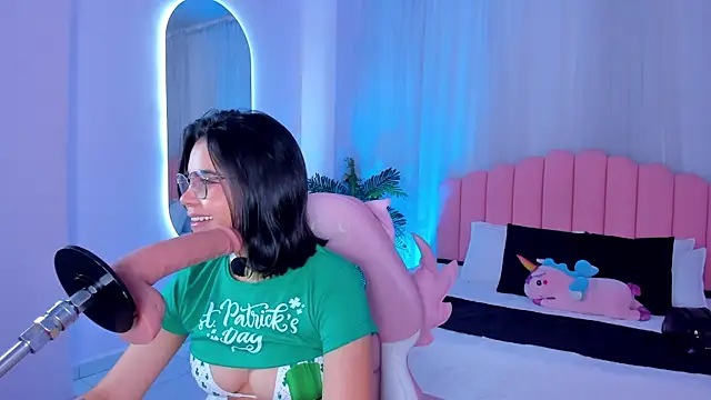 Rose jener06 online show from June 18, 2026, 10:59 pm