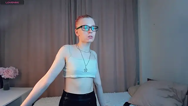 RonniHang online show from February 28, 2026, 3:06 am