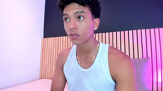 jhoystrong  online show from February 20, 2026, 7:38 pm