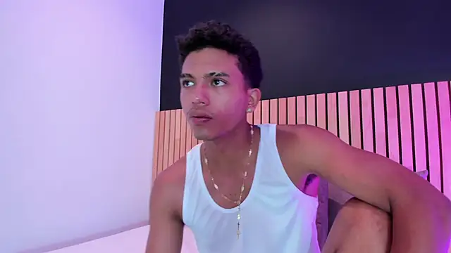 jhoystrong  online show from March 2, 2026, 7:54 pm