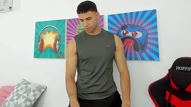 Thomas walker14 online show from April 18, 2026, 1:24 pm