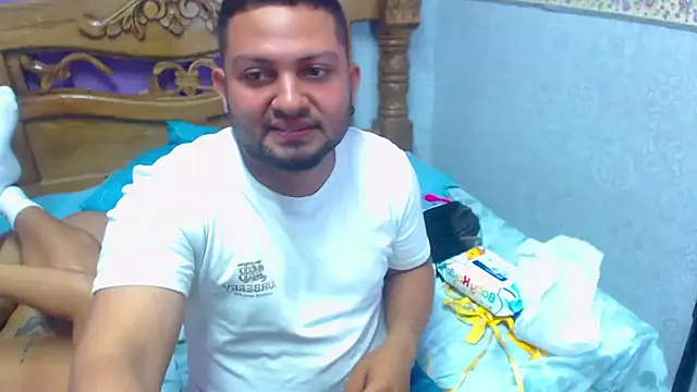 Snapshot of Eddie_And_Lana chatting on February 28, 2026, 1:27 am Eddie And Lana online show from February 28, 2026, 1:27 am