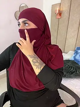 Snapshot of rashaaa_ chatting on February 16, 2026, 7:01 pm rashaaa online show from February 16, 2026, 7:01 pm