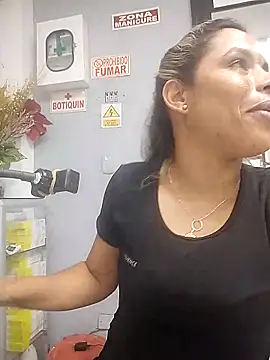 Snapshot of Regina_23 chatting on February 26, 2026, 9:48 pm Regina 23 online show from February 26, 2026, 9:48 pm