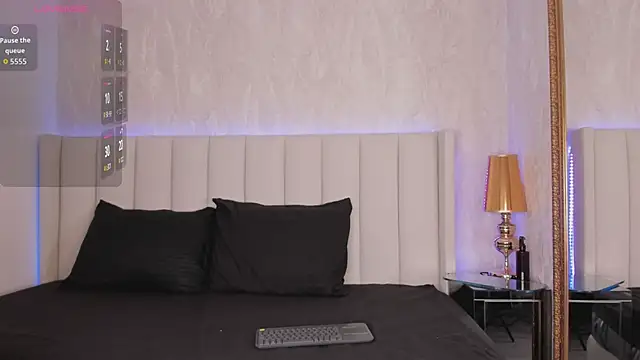 angelina honey  online show from February 26, 2026, 3:50 am