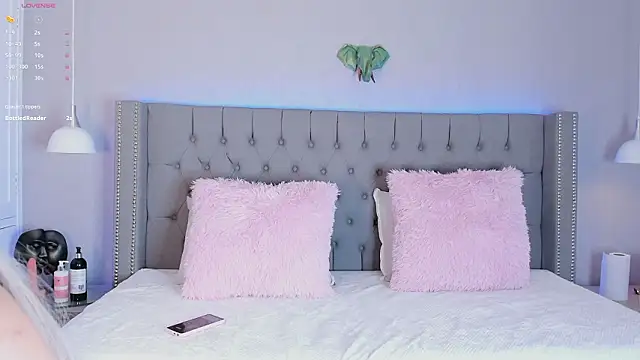 angelina honey  online show from March 23, 2026, 3:50 am