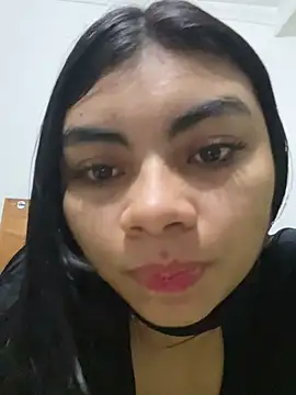 eimmy  skinny online show from April 16, 2026, 11:40 pm