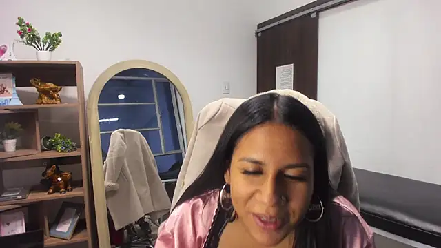 Scarlett Moom online show from April 5, 2026, 3:46 am