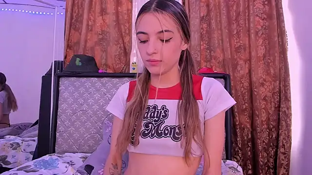 Snapshot of Sophie_vega1 chatting on June 23, 2026, 5:11 pm Sophie vega1 online show from June 23, 2026, 5:11 pm