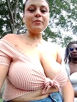 tiifany lopez online show from July 17, 2026, 7:33 pm