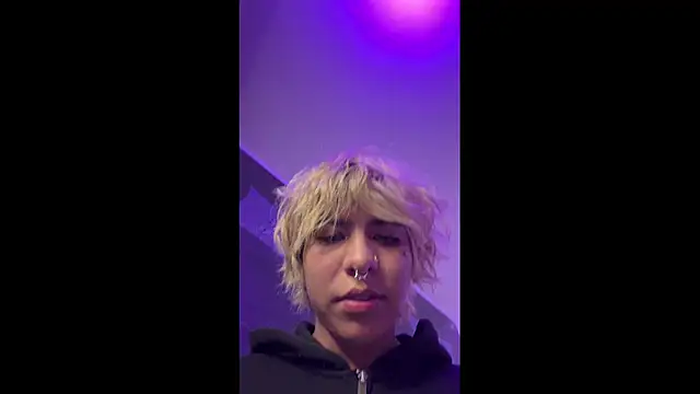 Snapshot of prince_oliverr chatting on April 6, 2026, 4:46 am prince oliverr online show from April 6, 2026, 4:46 am