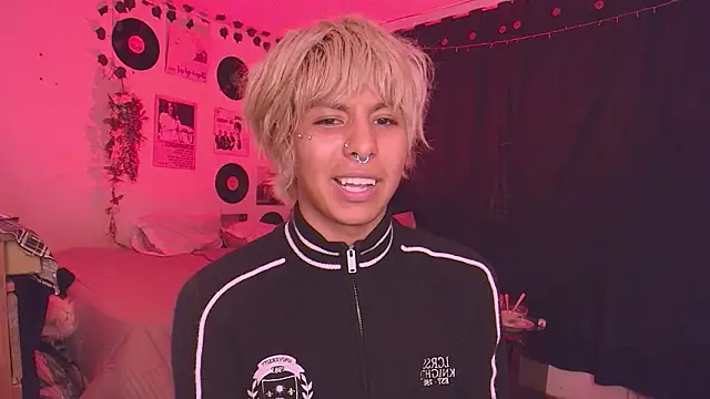 Snapshot of prince_oliverr chatting on February 17, 2026, 5:27 am prince oliverr online show from February 17, 2026, 5:27 am