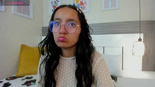 Emilyblussh online show from February 28, 2026, 3:55 pm