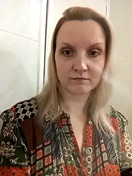 SusanGold9211 online show from March 4, 2026, 11:51 am