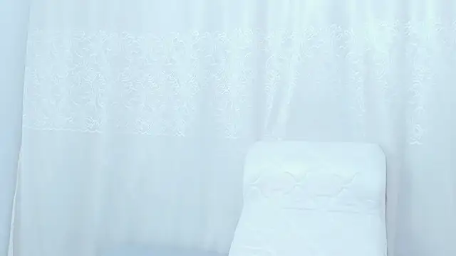 Snapshot of Cinnamon_Skin01 chatting on February 20, 2026, 10:06 am Cinnamon Skin01 online show from February 20, 2026, 10:06 am