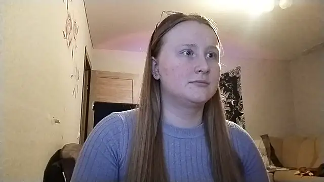 AnikaLipps online show from April 17, 2026, 2:25 am