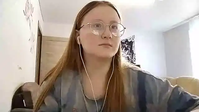 Snapshot of AnikaLipps chatting on March 2, 2026, 2:13 pm AnikaLipps online show from March 2, 2026, 2:13 pm