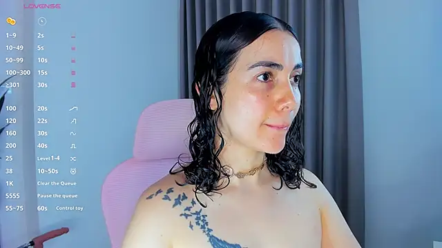 sara ospina22 online show from May 5, 2026, 11:46 am