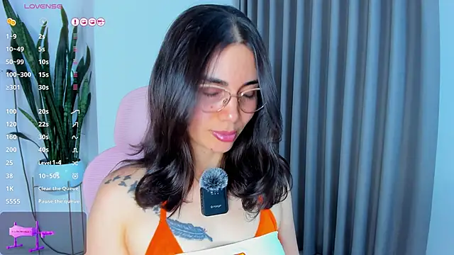 Snapshot of sara_ospina22 chatting on June 8, 2026, 11:49 pm sara ospina22 online show from June 8, 2026, 11:49 pm