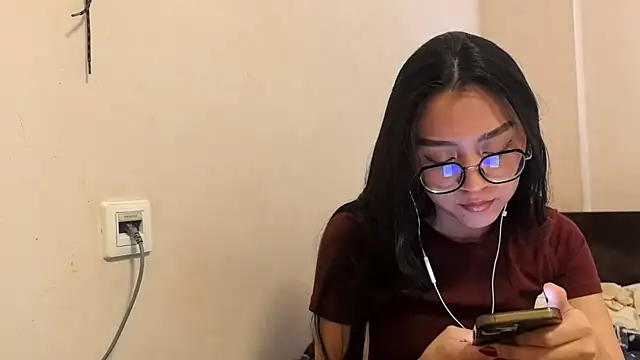 Stefania65 online show from April 15, 2026, 3:27 pm