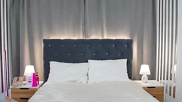 VikkyVonn online show from May 4, 2026, 6:06 am