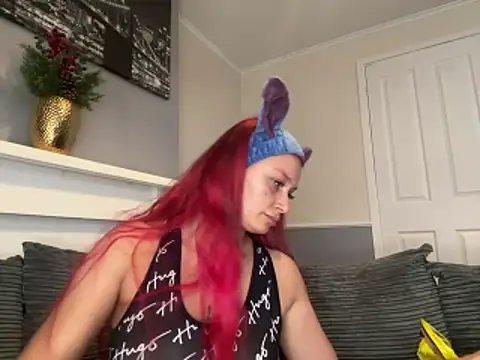 Snapshot of FoxyValentine chatting on June 17, 2026, 3:00 pm FoxyValentine online show from June 17, 2026, 3:00 pm