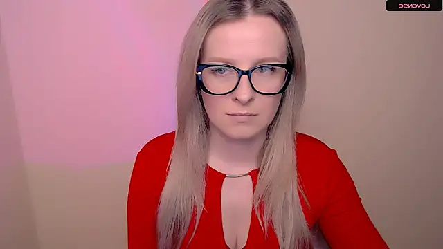 AnnePeach online show from April 18, 2026, 4:42 pm