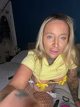 Summerwestt online show from April 12, 2026, 3:48 pm