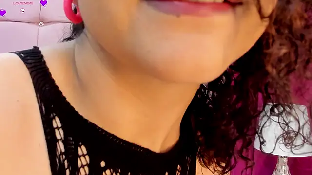 Snapshot of AstraVoss chatting on February 24, 2026, 12:06 pm AstraVoss online show from February 24, 2026, 12:06 pm