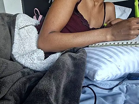 Cinnamonbunn online show from February 26, 2026, 6:19 pm