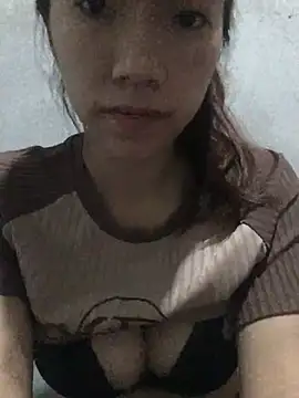 Snapshot of Sukem-mut chatting on February 22, 2026, 12:57 am Sukem-mut online show from February 22, 2026, 12:57 am