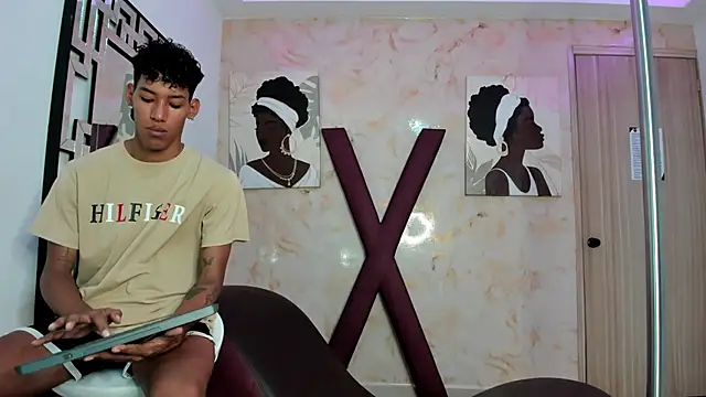 GREEN BOYS online show from March 27, 2026, 1:25 am