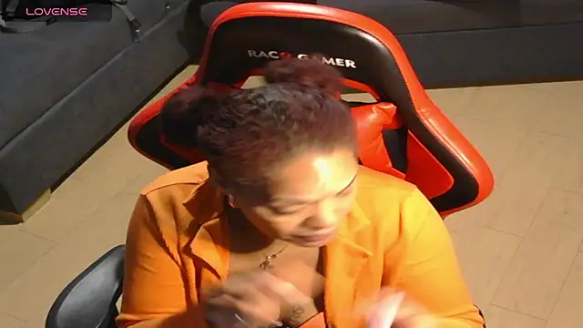 Snapshot of Helensex1 chatting on February 22, 2026, 2:47 am Helensex1 online show from February 22, 2026, 2:47 am