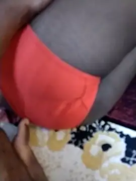 Snapshot of Your_couple_01 chatting on February 20, 2026, 12:29 am Your couple 01 online show from February 20, 2026, 12:29 am