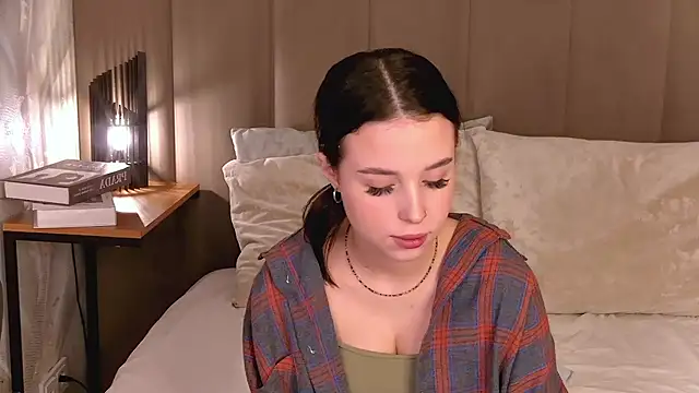 Snapshot of LanaLedger chatting on March 3, 2026, 10:44 am LanaLedger online show from March 3, 2026, 10:44 am