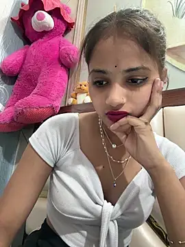 samayra1144 online show from April 3, 2026, 7:48 am